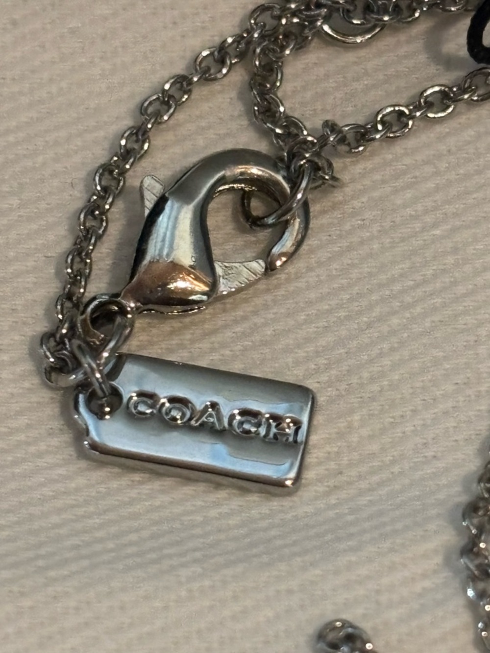 ✨ Coach Triple Ring Pendant Necklace Silver Tone NWT ✨ - Picture 7 of 16